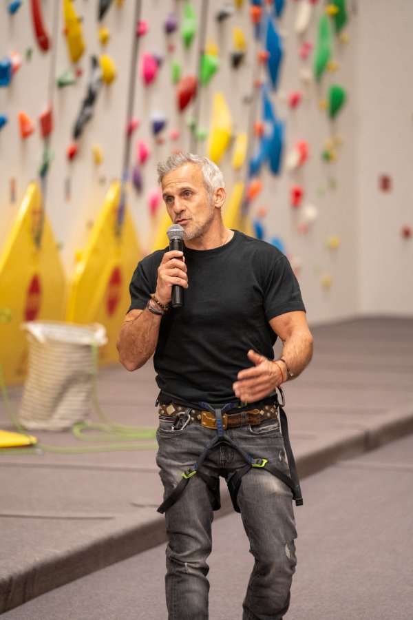  Снимка: Зала Балкан